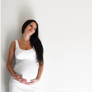 picture of chiropractic treatment of a Fort Wayne pregnant patient