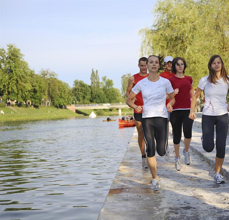 picture of people jogging